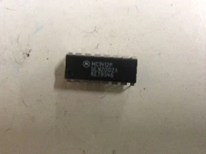 Arreglo de transistores microchip microeléctricos Motorola MC1412P - Imagen 1 de 1