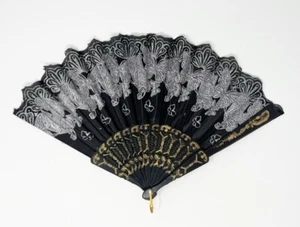 Ventilador de mano plegable de tela negra brillo mariposas fiesta novias vendedor de EE. UU. - Imagen 1 de 1