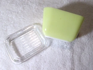 PYREX Refrigerator Dish #501-B 1 1/2 cup Yellow With Ribbed Lid Vintage - Picture 1 of 8