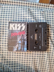 KISS Domino 1992 Cassette Single CASSINGLE Carr Jam 1981 - Picture 1 of 2