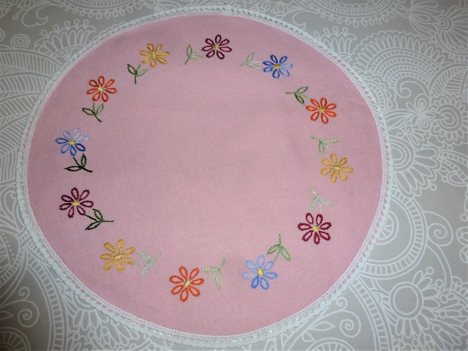  napperon ancien  brodé main  - Photo 1/1