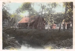 CASAS EN UNA PLANTACIÓN DE CAUCHO BORNEO MALASIA FOTO REAL POSTAL c.1920's - Imagen 1 de 2