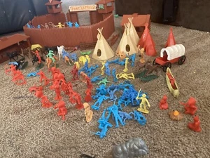 Authentic Vintage Fort Apache Play Set w Lots Of Accessories Indians Figures  - Picture 1 of 6