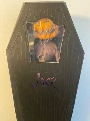 The Nightmare Before Christmas, Pumpkin King Jack Coffin Doll Foto 1 de 2