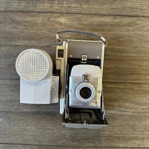 POLAROID FOLDING HIGHLANDER LAND CAMERA MODEL 80B + WINK-LIGHT Flash Model 250 - Picture 1 of 11