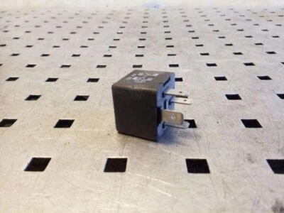 VW PASSAT B7 362 8K0951253 Relais 2.00 Diesel 103kw 2011 26167135 - Photo 1/3