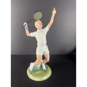 Royal Doulton 1991 "The As" hecho a mano y decorado jugador de tenis estatuilla porcelana - Imagen 1 de 9