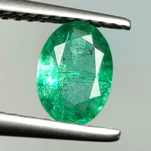0.79 CT - Natural Emerald Oval Shape perfect Luster Green Gem Zambian - 7483 - Picture 1 of 2