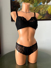 NWT La Perla Black Lace Bra / Panty Set, sz 36D / M * $396 *
