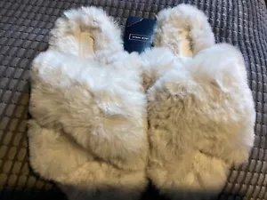 BNWT New Jack Wills Ladies Slippers - Adult Medium UK 5/6 - Light Grey Faux Fur - Picture 1 of 4