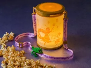 Japón Tokio Disney Palomitas Cubo Enredado Rapunzel Pascal Fantasy Springs 2024 - Imagen 1 de 4