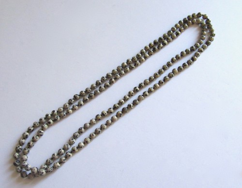 OFF WHITE Collana Dalmation Jaspar perline tonde bianco sporco nero lunga 60"