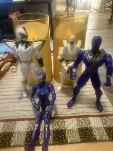 Lot Of 4 Power rangers Action Figures - Picture 1 of 1