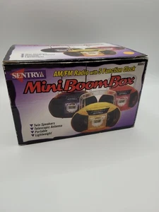 Sentry Mini Boom Box AM/FM Radio/Reloj Años 90 NUEVA CAJA ABIERTA Naranja/Amarillo - Imagen 1 de 7