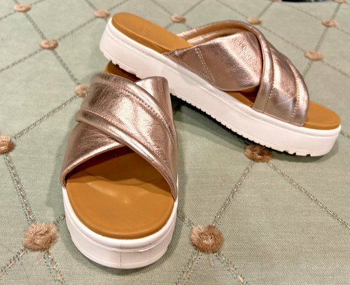 SANDALI UGG SUMMER VIBES SLIDES ORO ROSA FASCIA INCROCIATA PLATEAU PELLE METALLIZZATA 8