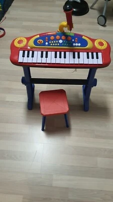 Standkeybord Mit Hocker  - Bild 1 von 2