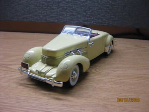 1/18    1937  CORD 812 , IN TAN ERTL ,NO BOX - Picture 1 of 19
