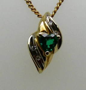 SOLID 9CT YELLOW GOLD NATURAL DIAMOND & CREATED EMERALD PENDANT - Picture 1 of 8