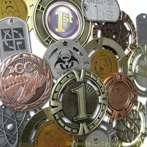 Three (3) Random & Unactivated Geocaching Trackables (Geomedals & Dog Tag) - Bild 1 von 4
