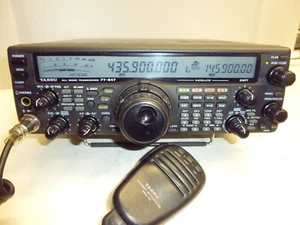 YAESU FT-847 ALLMODE TRANSCEIVER FÜR ALLE AMATEURFUNKBÄNDER VON 160 M BIS 70 CM - Bild 1 von 23
