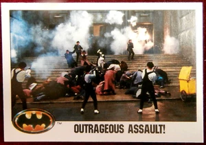 BATMAN - Card #058 - Outrageous Assault! - Topps (UK) - 1989 - Picture 1 of 2