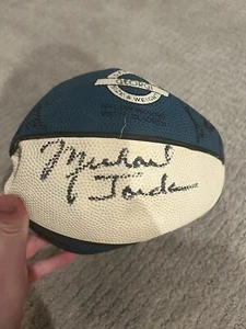 Michael Jordan Signed Basketball 1983-84 UNC Team JSA Certified Autograph Auto - Picture 1 of 11
