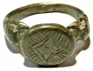 Ancient Ring Byzantine Empire 100-400 AD. Bronze Radiant Star on Bezel Wearable - Picture 1 of 3