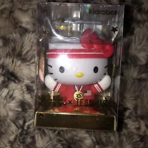 Kidrobot Hello Kitty Sanrio Olympiamannschaft USA Miniserie Goldmedaillengewinner - Bild 1 von 1