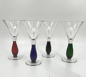 Juego de cuatro vasos de Martini vintage con coloridos tallos de burbujas - Imagen 1 de 4