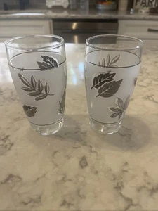 Vtg Libbey Set of 2 Frosted Silver Leaf MCM 5.25" TallTumblers/ Glasses 12 OZ - Picture 1 of 6