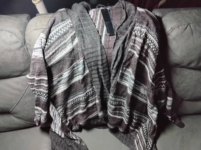 Daisy Fuentes Draped Open Front Sweater Ladies Size L New - Image 1 of 4