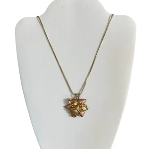 AVON Collana di perle finte tono oro orchidea preziosa vintage - Foto 1 di 6