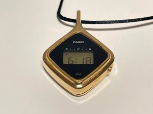 VINTAGE EARLY RARE GOLD PLATED DIGITAL LADIES WATCH PENDANT +CHAIN "CASIO" LP901 - Picture 1 of 11