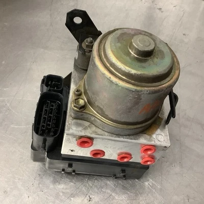 2002-2004 Mitsubishi Montero Sport ABS Brake Pump Modulator Assembly OEM - Image 1 of 4