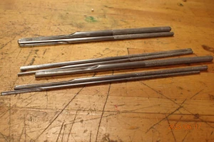 COLLECTION OF VINTAGE SMALL WOOD CARVING GOUGES WOODWORKING TOOLS - Picture 1 of 9