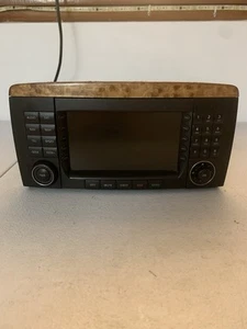 06-08 MERCEDES BENZ W251 R350 R320 AM/FM RADIO NAVEGACIÓN REPRODUCTOR DE CD PANTALLA OEM - Imagen 1 de 7