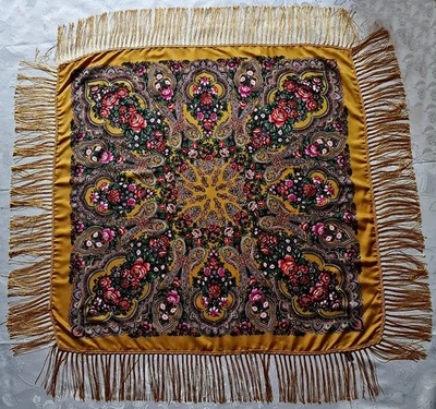 SCARF VINTAGE AUTHENTIC VICTORIA FKORAL ART ROSES WOOL BLEND 36"SQUARE FRINGE - Image 1 of 4