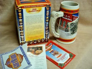 MIB 1999 BUDWEISER 20th Anniversary HOLIDAY STEIN / MUG - Ceramarte Brazil - Picture 1 of 12