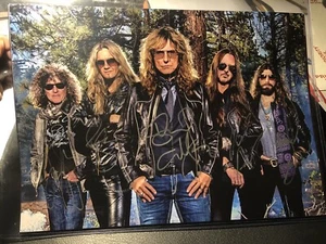 WEISSE SCHLANGE LILA TOURBUCH SIGNIERT DAVID COVERDALE AUTHENTISCHES AUTOGRAMM MIT COA - Bild 1 von 9