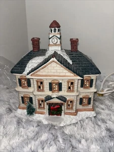 VTG Christmas Valley Village Lighted Porcelain Court House 1992 Philippines Made - Picture 1 of 4