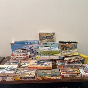Neu Vintage Lot von 35+ Modellbausätzen Maßstab Flugzeuge verschiedene Größen Kriegszeit - Bild 1 von 24