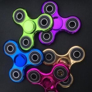 METALISÉ BRILLANT HAND FIDGET SPINNER /TOUPIE A MAIN ROULEMENT 3D ANTI STRES