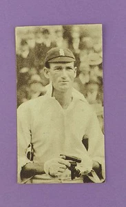R & J Hill - Famous Cricketers 1923, #28 G. Brown of Hampshire - Picture 1 of 1