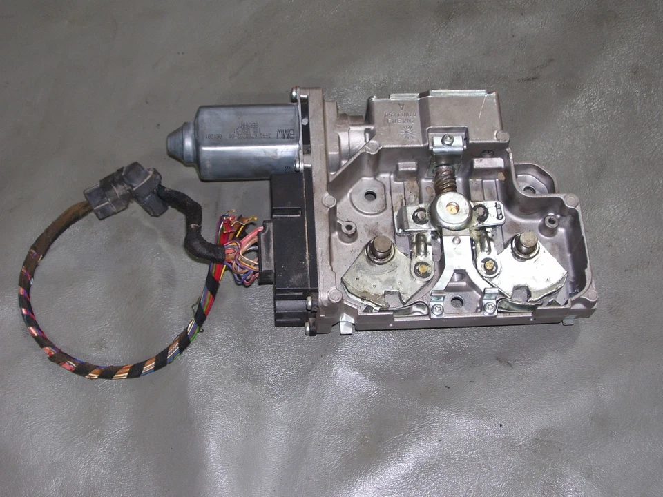 Оригинальный блок двигателя стояночного аварийного тормоза 2002 BMW 745i в сборе - Изображение 1 из 4