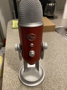 ‘Blue’ Yeti Red USB Condenser Microphone No Wire - Picture 1 of 3