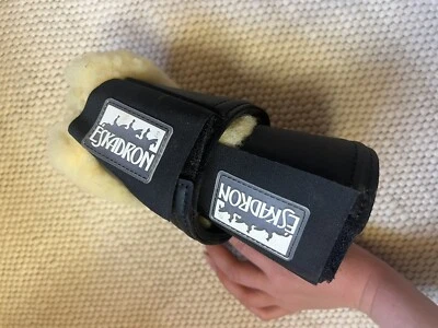 Eskadron Hufglocken mit fell Schwarz - Bild 1 von 3