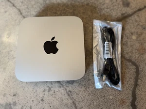 Apple Mac Mini (M1 Chip, 256GB SSD, 16GB RAM) Silver - Excellent Condition - Picture 1 of 10