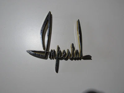 Placa de identificación emblema Chrysler Imperial en capas de metal vintage logotipo insignia RARA Foto 1 de 2