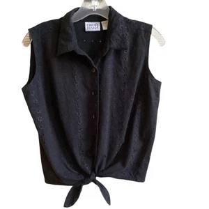 Chico’s Black Cotton Eyelet Tie Hem Blouse Misses size 1/S - Picture 1 of 5