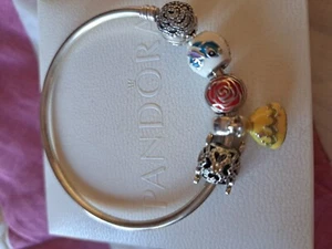 bracciale pandora disney la bella e la bestia con altri ciondoli - Foto 1 di 6